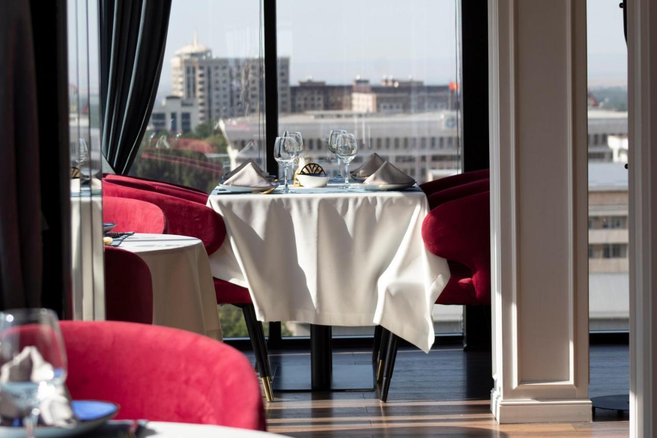 Orient Hotel Бішкек Екстер'єр фото