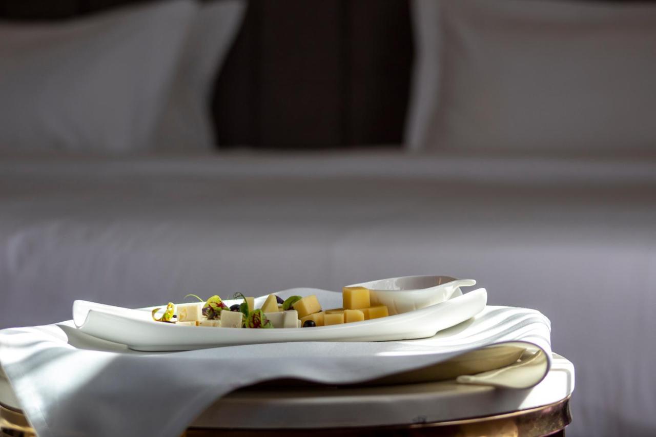 Orient Hotel Бішкек Екстер'єр фото