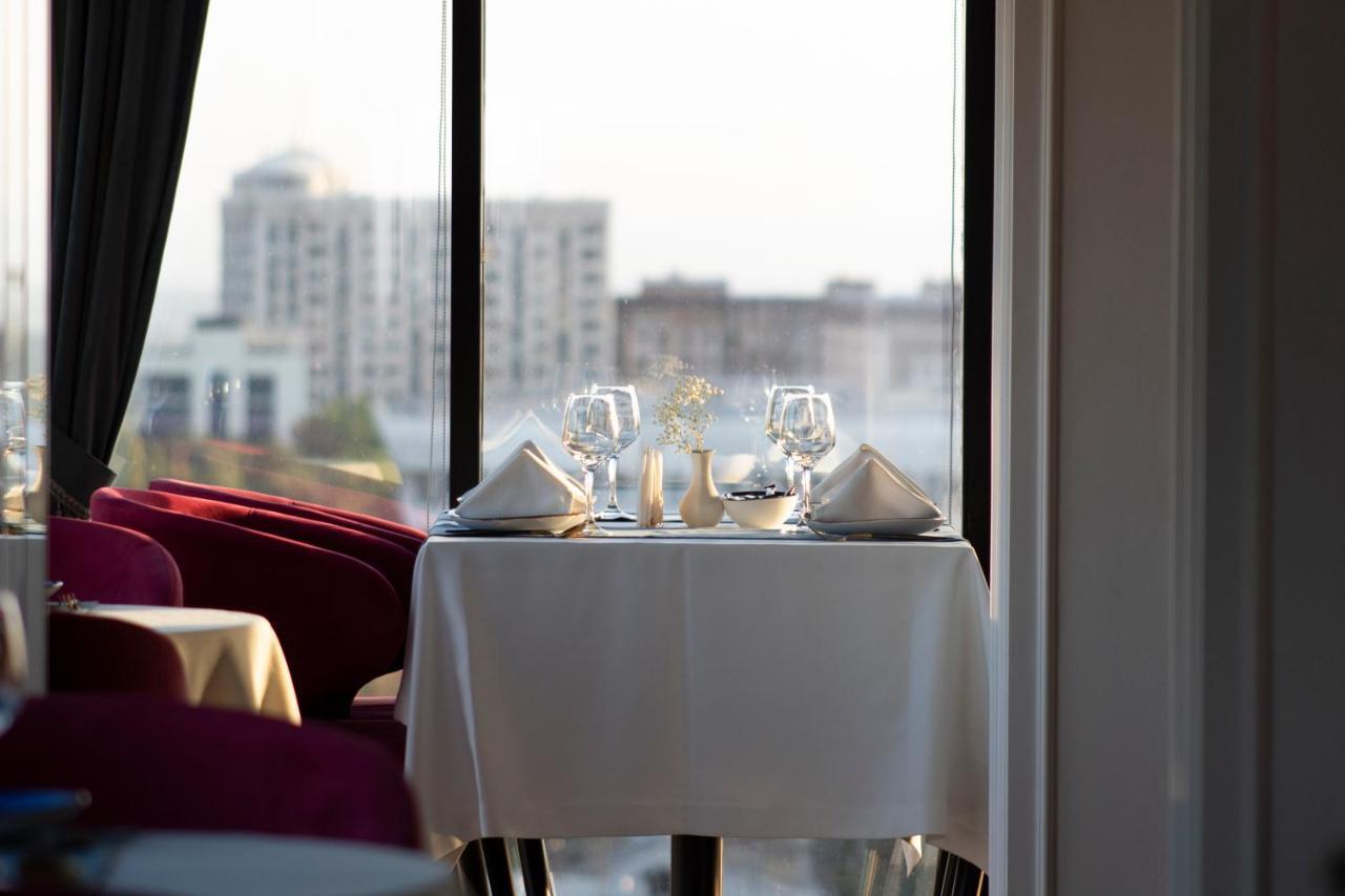 Orient Hotel Бішкек Екстер'єр фото
