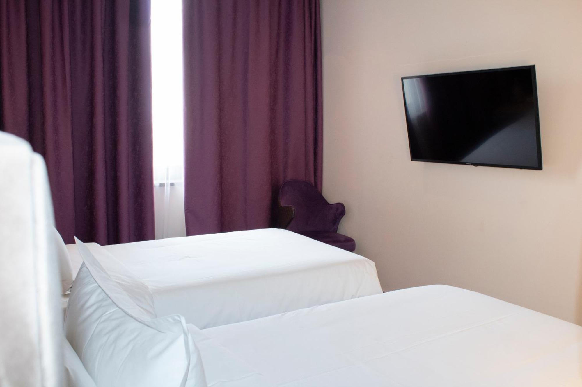 Orient Hotel Бішкек Екстер'єр фото