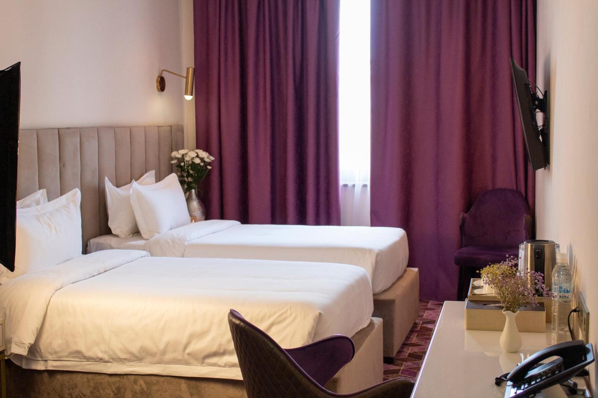 Orient Hotel Бішкек Екстер'єр фото