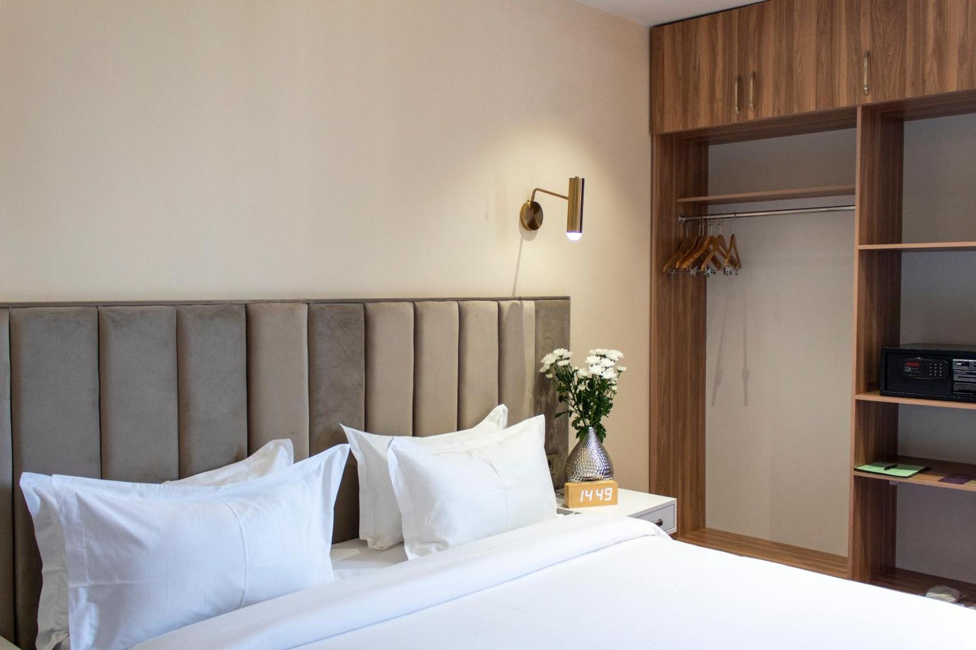 Orient Hotel Бішкек Екстер'єр фото
